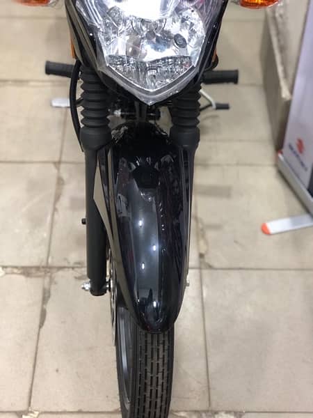 SUZUKI GR 150 2024 BRAND NEW AVAILABLE ON THE SPOT WITH PACAKGE 10
