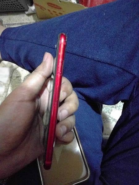 Iphone 8 red 64gb 3
