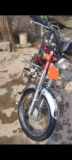 United CD70 for sale , 2016 model , Islamabad #, 1st owner , new tyres