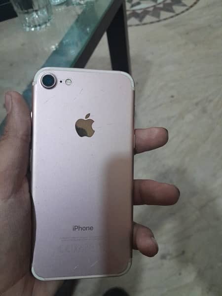 iPhone 7 All ok h bs home boton chalta h fingerprint nhi chlta 128gb 2