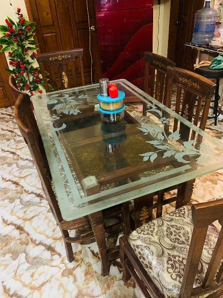 beautiful and elegant 6 seated dining table 5