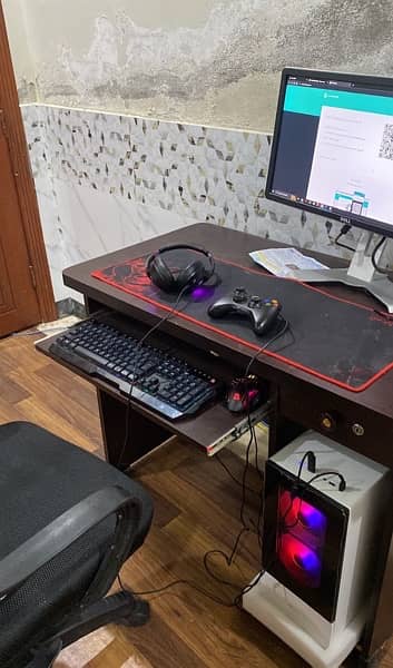 Gaming PC AMD 590 8gb GPU | Only CPU and LCD 0