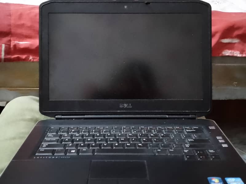 Dell laptop core i3 4/256 0