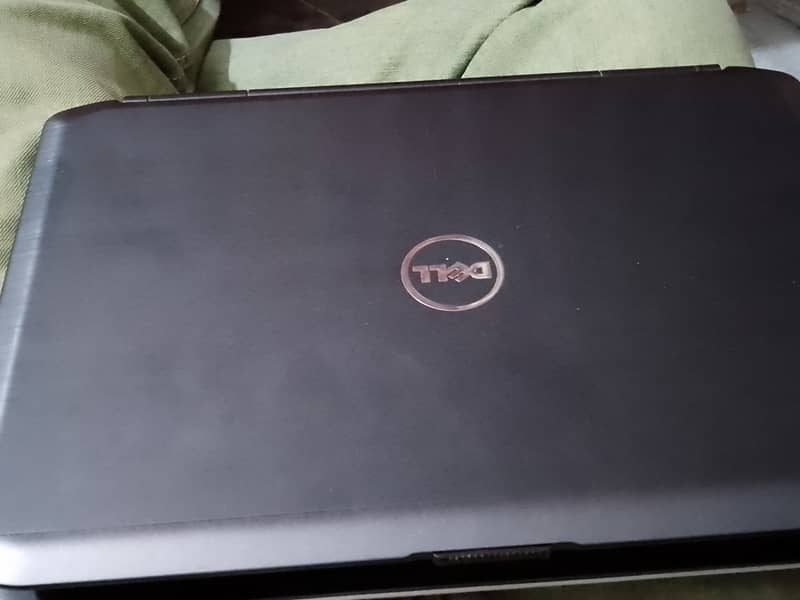 Dell laptop core i3 4/256 4