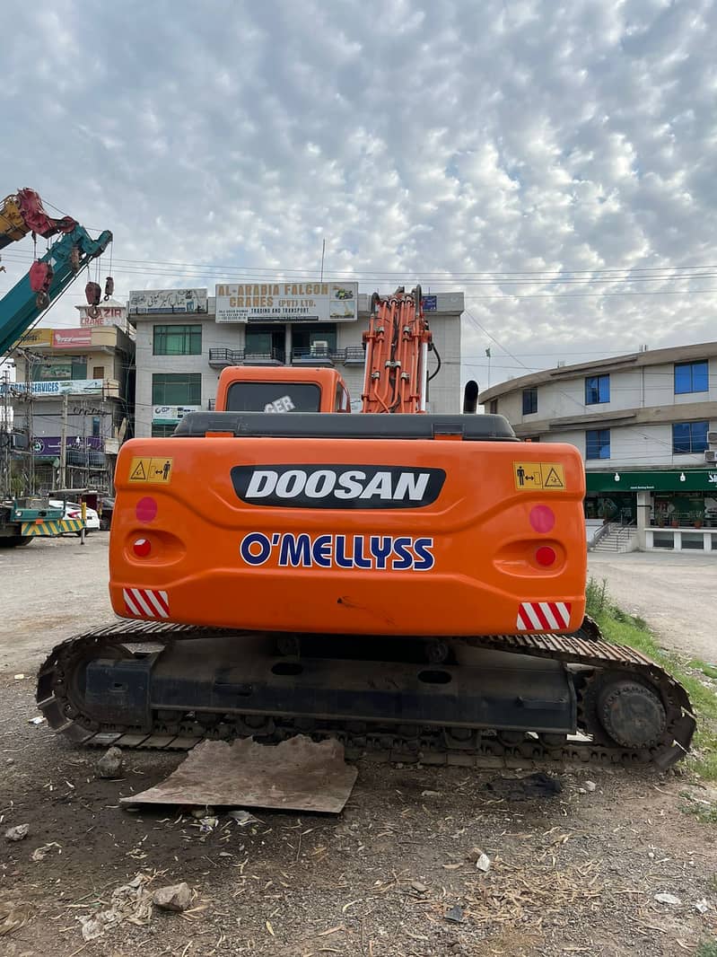 Doosan DX225LCA Excavator 3