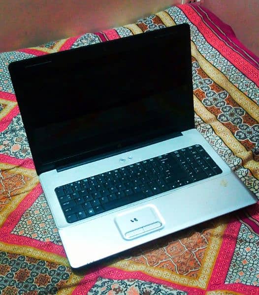 hp low budget laptop with dig screem 0