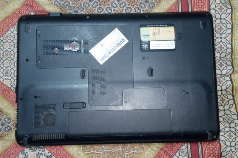 hp low budget laptop with dig screem 1
