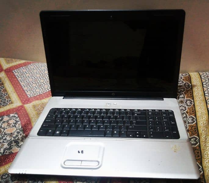 hp low budget laptop with dig screem 2