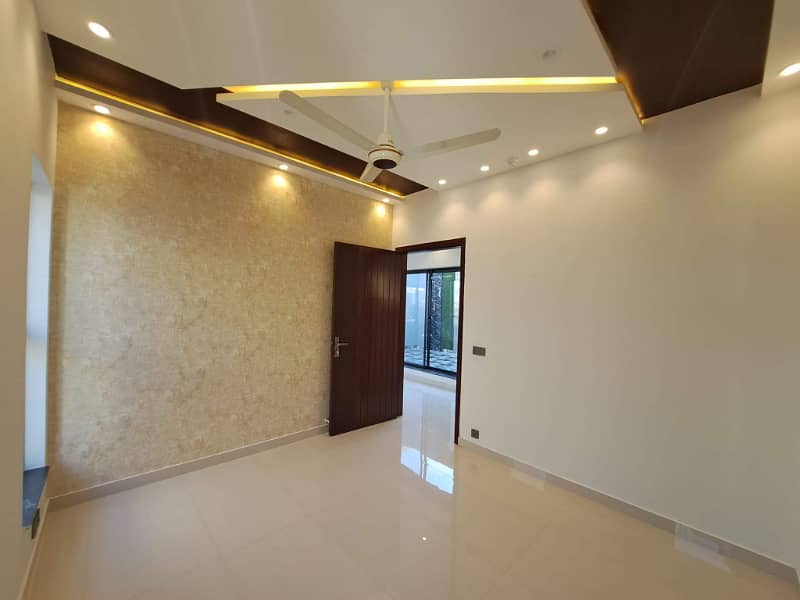10 Marla luxury house available for sale in rafi block bahria town lahore 5
