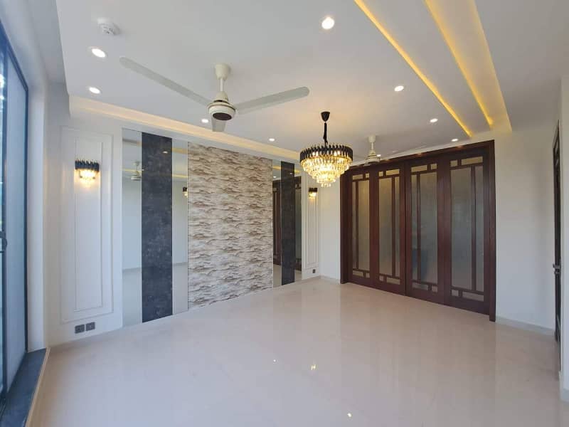 10 Marla luxury house available for sale in rafi block bahria town lahore 12