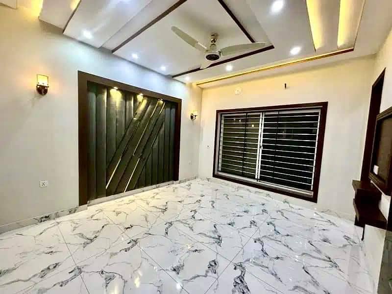 10 Marla luxury house available for sale in johar block sector F bahria town lahore 4