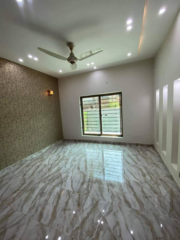 10 Marla house available for rent in joharblock sector F bahria town lahore 2