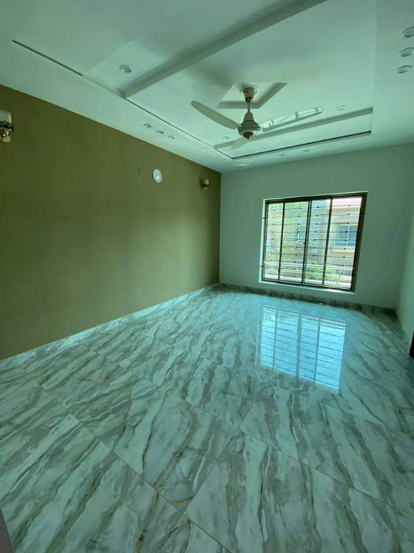 10 Marla house available for rent in joharblock sector F bahria town lahore 8