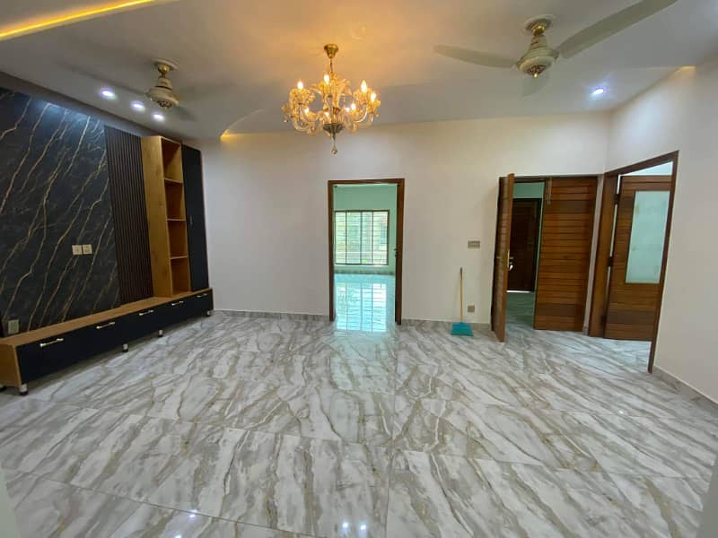 10 Marla house available for rent in joharblock sector F bahria town lahore 9