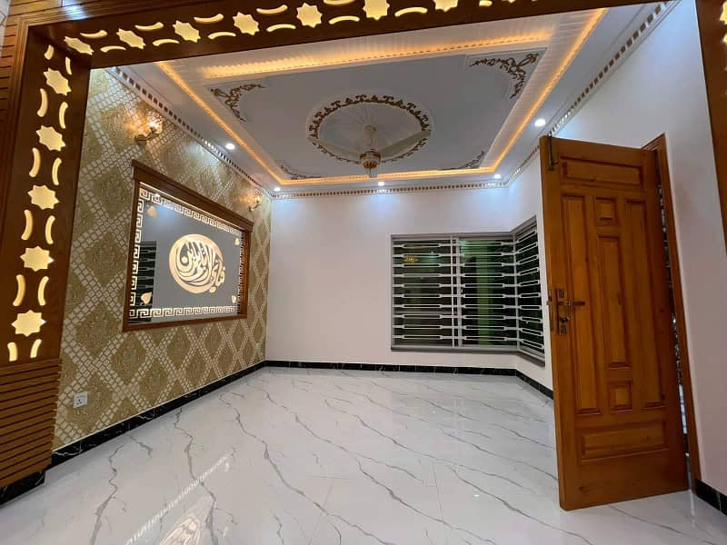5 Marla luxury house available for sale in Jinnah block sector E bahria town lahore 11
