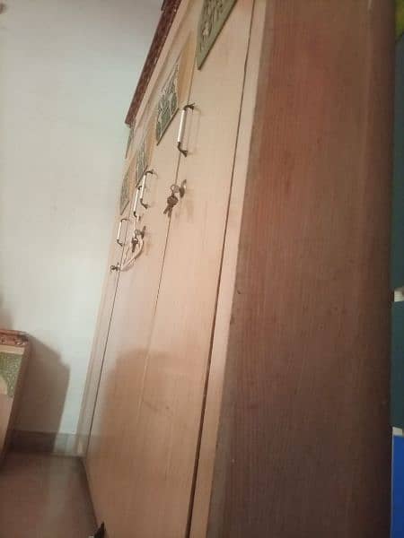 wardrobe for sell 0