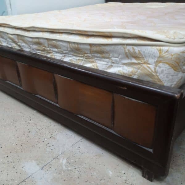 solid wooden bedset 2
