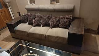 bigg size 3 seater sofa with side rackss