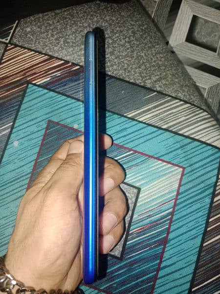 infinix hot 11 play  4 128 gb brand new condition 2