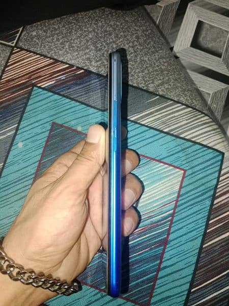 infinix hot 11 play  4 128 gb brand new condition 3