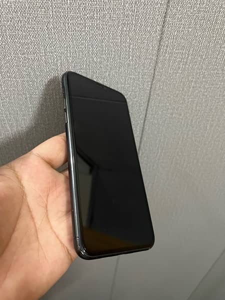 iphone 11 pro max 256GB PTA approved 4