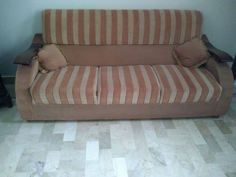 7 Seater sofa 0