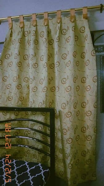 3curtains available 
length 6.5
width 5
condition 9/10 1
