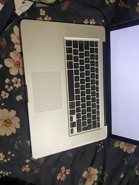 macbook 2011 graphic card issue with charger 1