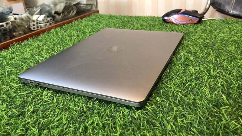 MacBook Pro 2019 (Core-i7)-(1TB SSD) 1
