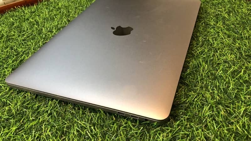 MacBook Pro 2019 (Core-i7)-(1TB SSD) 2