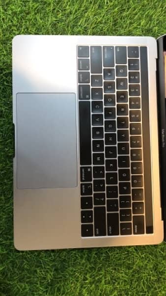 MacBook Pro 2019 (Core-i7)-(1TB SSD) 5