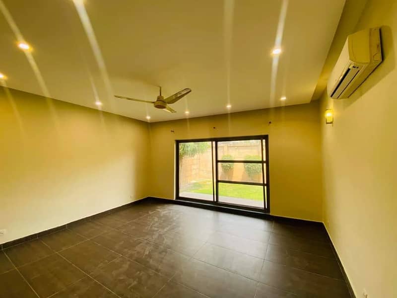 32 Marla Meadows Villa For Rent In Bahria Town Lahore 2