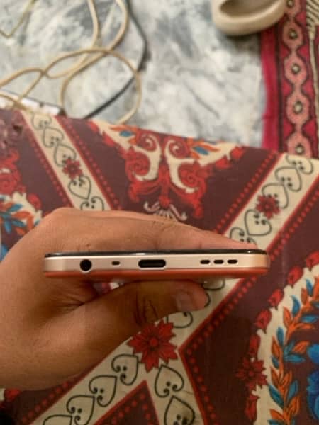 OPPO f17 8/128 10 by 10 condition 5