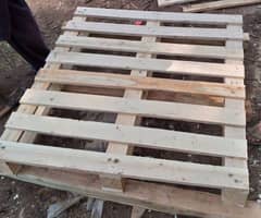 Wooden& plastic pallets available in cheap Rates