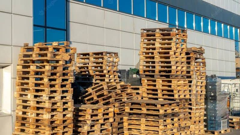 pallets new used Imported plastic wooden 0