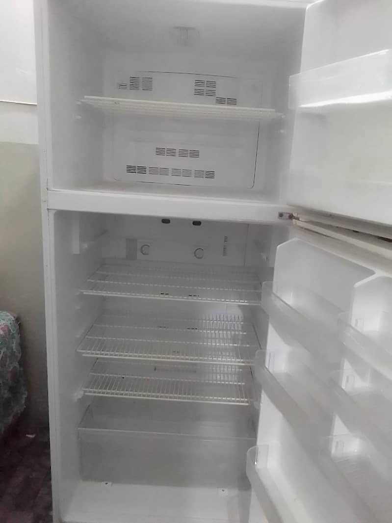 condition 10 I 10 no frost fridge 4