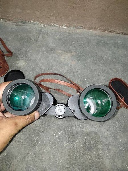 binoculars 4