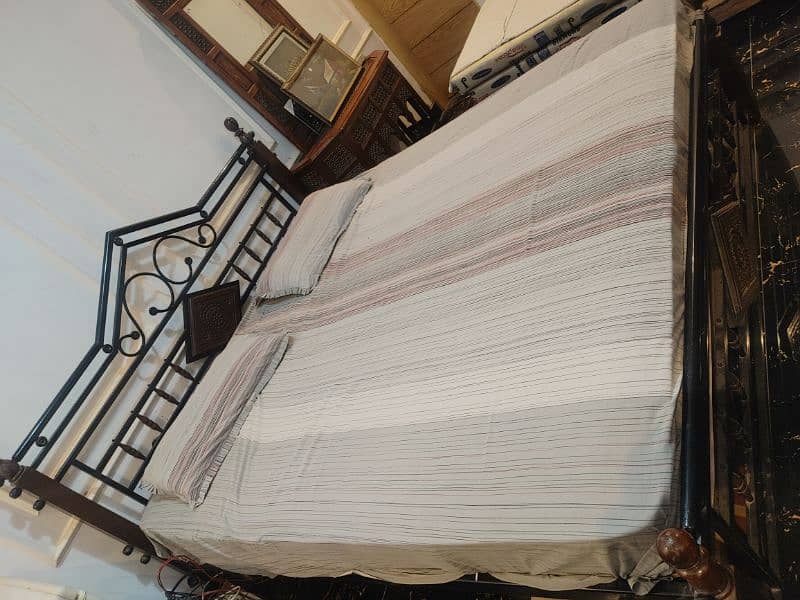 King size iron Bed with Metress 4