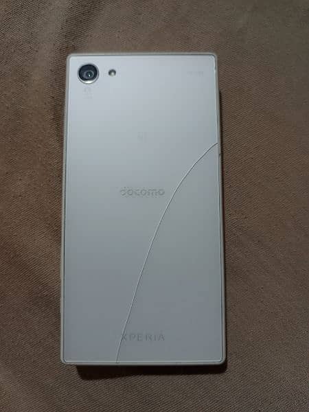 Sony Xperia Z5 Compact 2/32GB White- Non PTA (only set) 1