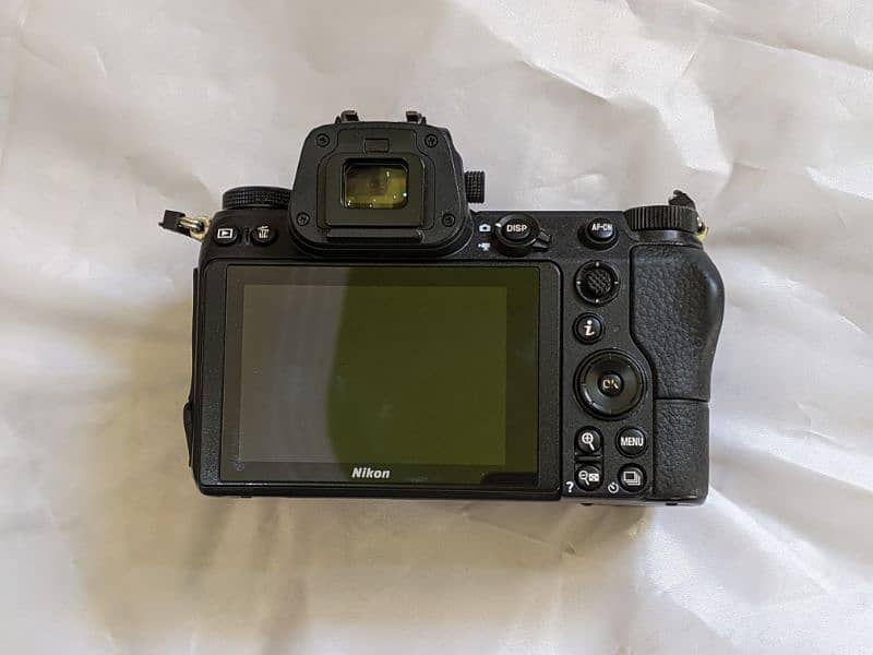 Nikon Z6 with XQD 64gb Card & reader 1