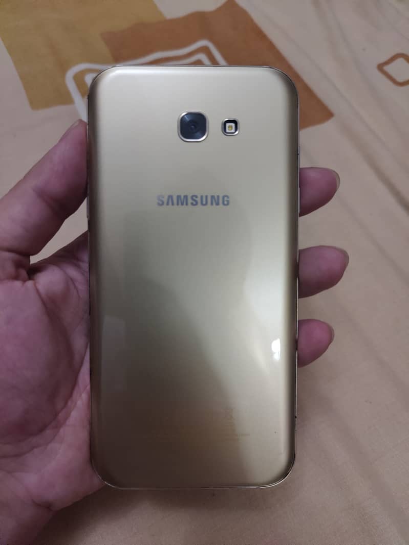 Samsung A7 - 10/10 condition 12