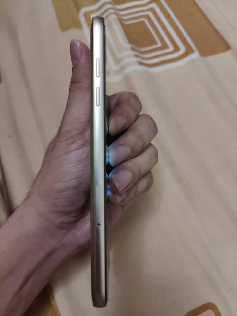 Samsung A7 - 10/10 condition 16