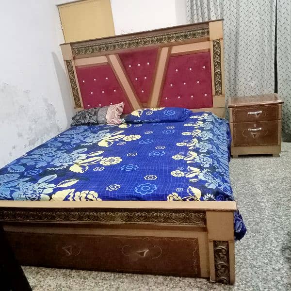 King size bed 3