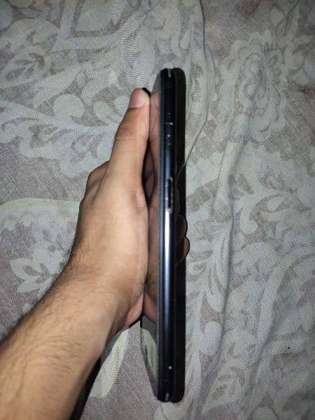 I Phone 7 Plus (Argent Sale) 1