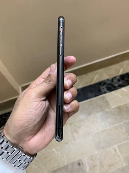 iphone X 64GB PTA approved black colour 72% health 5