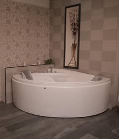 Bathroom tub