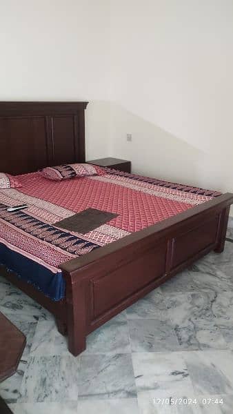 solid wooden bed good looking 1