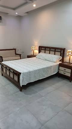 5 furnished bedrooms portion for bachelors
