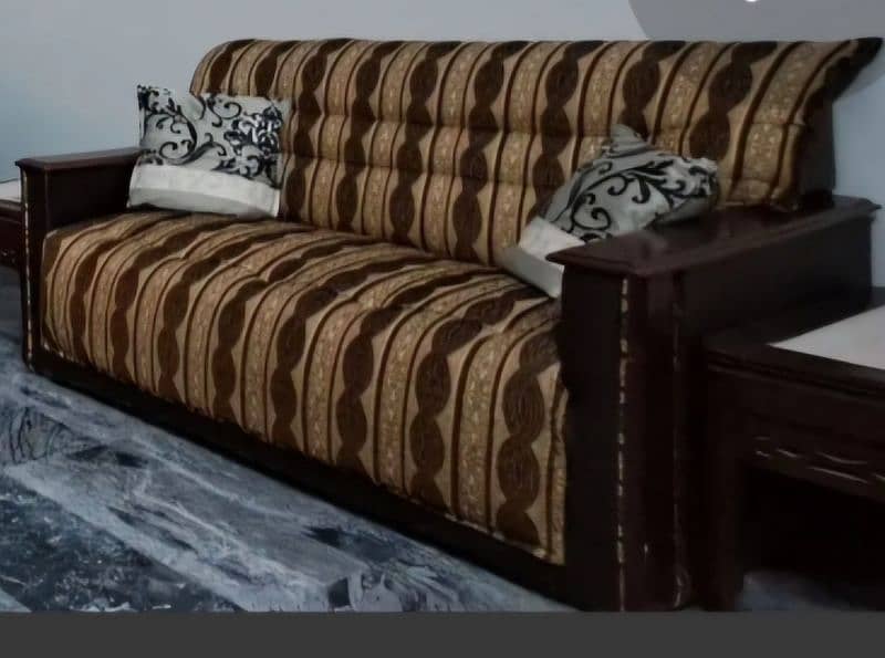 sofa set in reasonable price 0