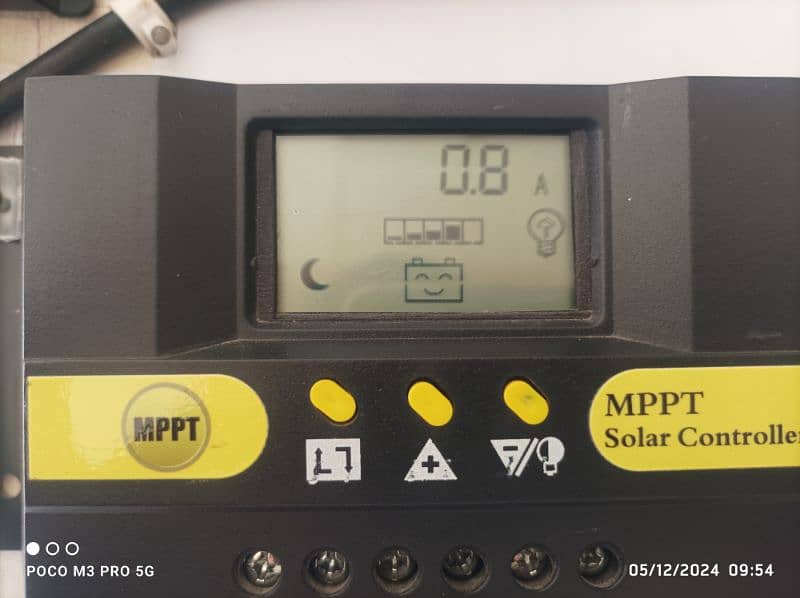 MPPT solar charge controller 30A 1